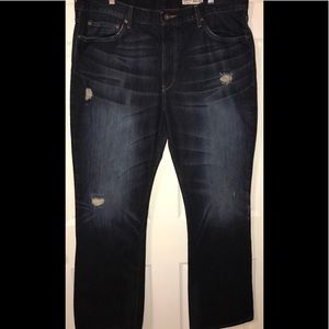 Daniel Cremieux Distressed Jeans